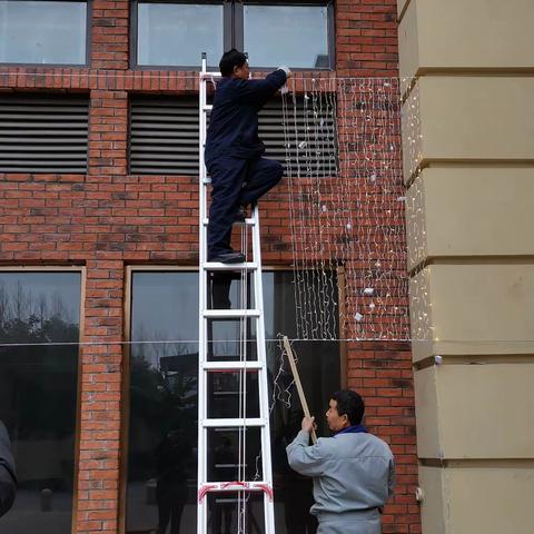 禾瑞物业普罗旺斯项目春节换装开始啦