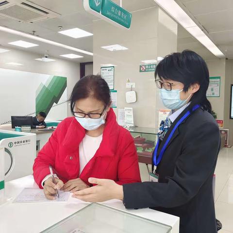 “浓情暖域”在身边，“服务升温”在实处