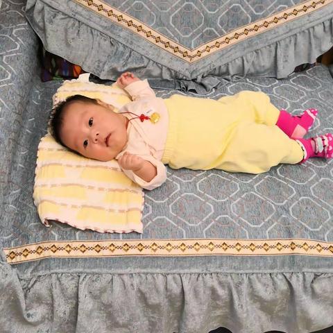 李含章（乳名:佩奇）