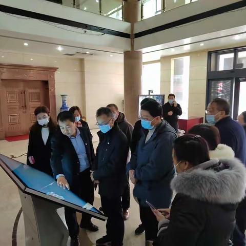 信都区行政审批局组织到武安学习交流村政务服务融合共建工作