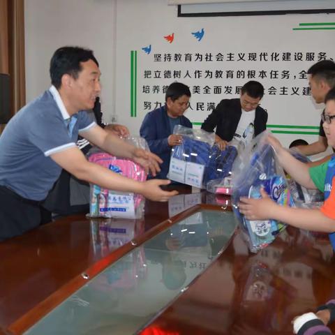 淳化县民政局开展“六一”节慰问留守儿童困境儿童活动