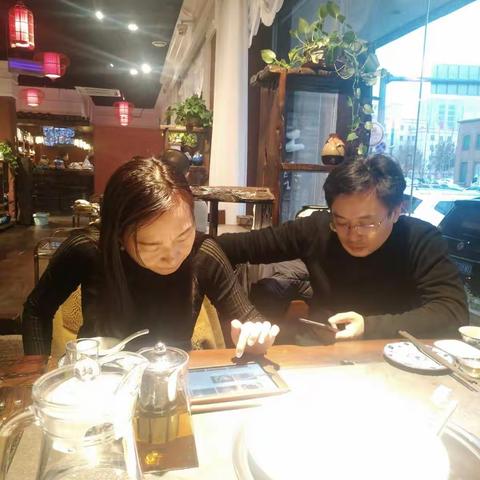 冒着冬雨吃火锅  2019年11月23日