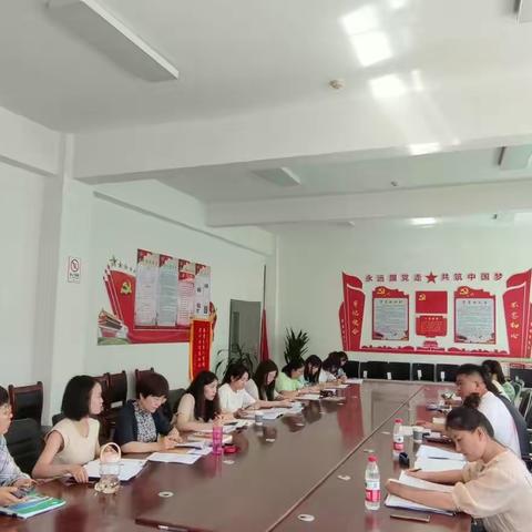 走进课堂，遇见美好——记绿篱工作室听评课活动
