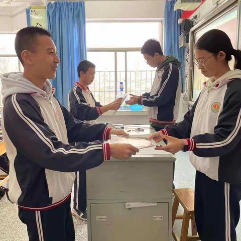 永不放弃——致敬最可爱的孩子   2018级2班10组