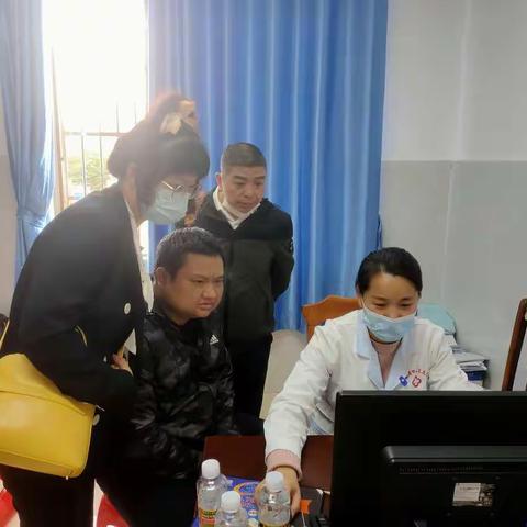 市医疗保障局乡村振兴医疗保障调研检查小组赴美兰区大致坡、三江镇开展调研检查工作