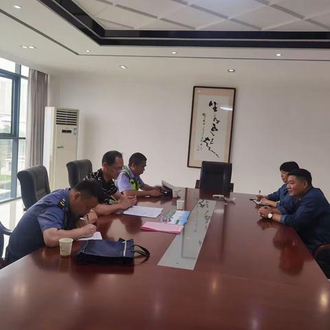 走访货运源头企业  杜绝超限超载运输