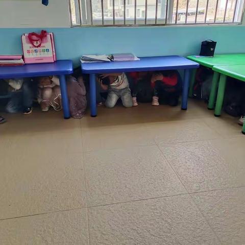 永庆新时代幼儿园开展新学期安全演练活动