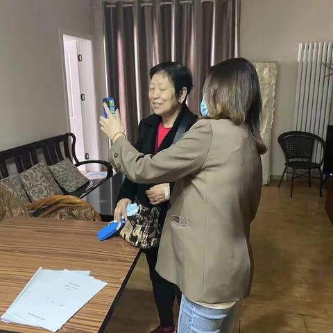 高龄复审进家门，贴心服务零距离