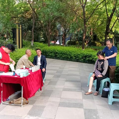 社区服务入人心 爱心推拿进社区