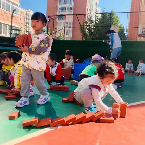 小二班日记：生活明朗 万物可爱