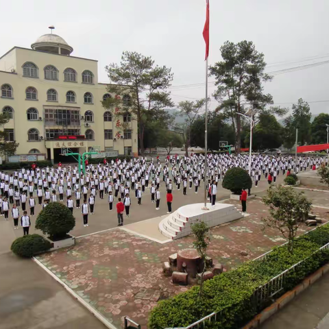 我阳光，我运动，奔跑吧，少年！ ——记莲塘二中阳光体育大课间活动