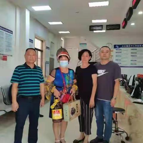 人间有粽情   人间有真爱  书场村组织开展端午节慰问活动