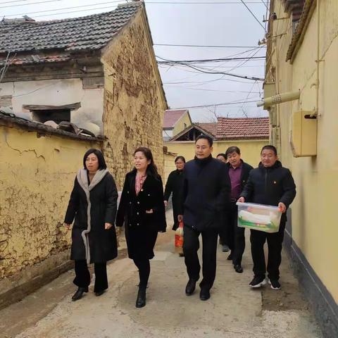 同心同爱共建  助力发展振兴-——济南市纪委监委联合红十字会走访慰问兰沟崖村困难群众