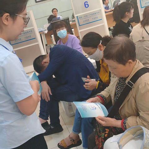 建设银行澄城县支行营业室积极开展支付清算“守护老幼，远离欺诈”宣传活动