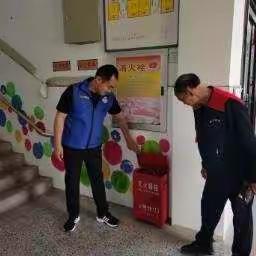 【新时代文明实践  铜山在行动】九段村网格员开展校园消防安全检查