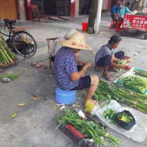 竞争莫丢爱，老人需善待