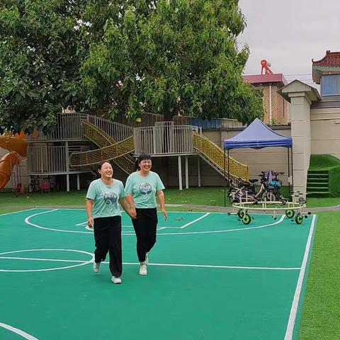 《凝心聚力，再出发》小博士润霓幼儿园启动大会