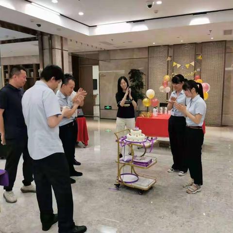 闽都支行举办2021年二季度员工生日会