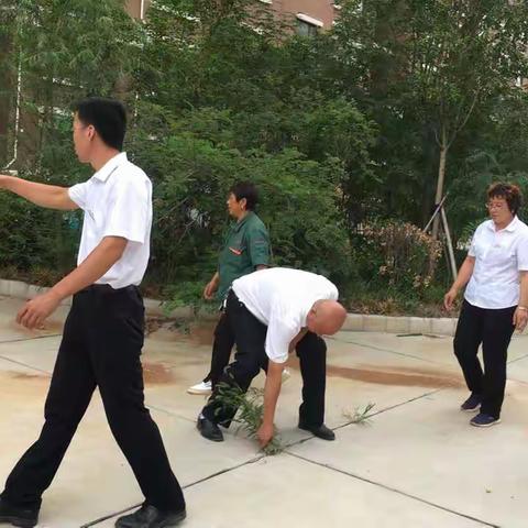 【德昌行物业】风里雨里，我们在这里！——记伟东三区白金瀚宫项目部奋战“利奇马”