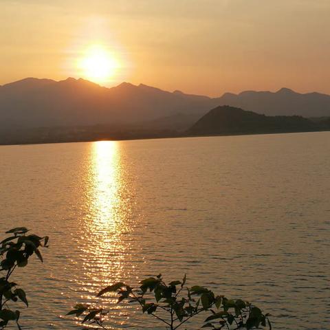 青山夕照／古塘中学高三班同学聚会剪影