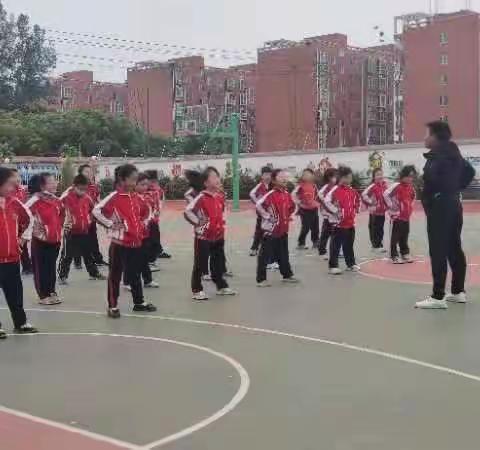 阳光体育 快乐锻炼一龙王庙小学四月份体育活动纪实（二）