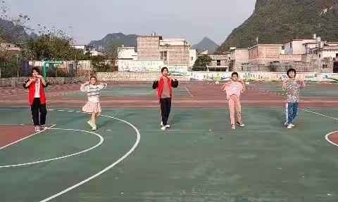 2002年春季学期五（5）班点滴