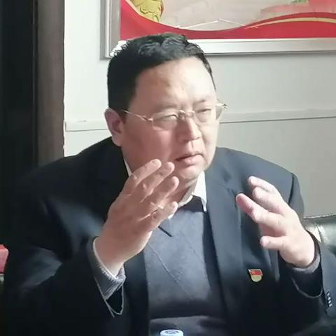 工作队邀请专家进社区宣讲二十大精神