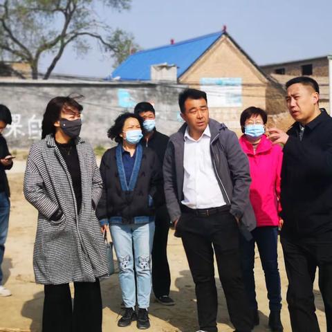 牡丹区总队组织专家到桶子河社区指导生态园生产建设