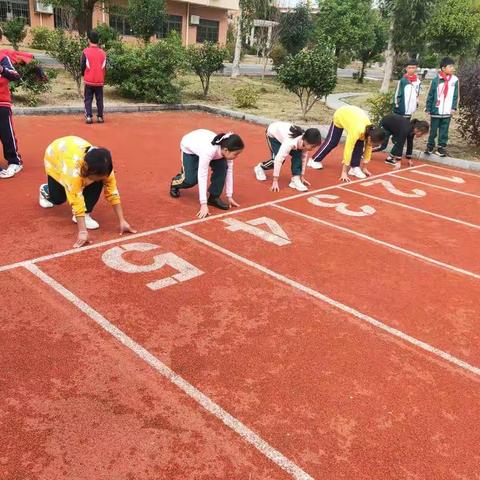 热情满校园，运动展风采                      ——江华博雅实验小学第六届运动会