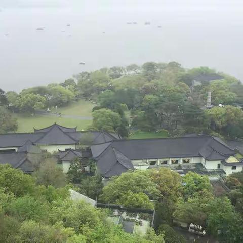 雪消风自软，课研进更精——婺城区教研员莅临仙源湖实验学校期初调研指导