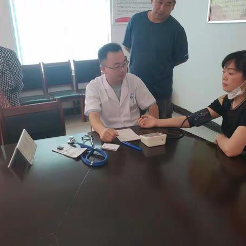 许昌安正医院开展“百医包百村”健康扶贫义诊活动小结