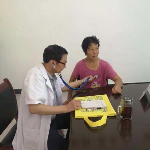 许昌安正医院开展“百医包百村”健康扶贫义诊活动小结