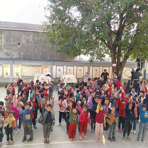 “小心愿·大未来”西畴县董马乡新寨小学心愿树活动