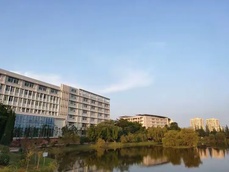 党员能出国留学么