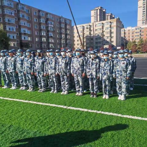 【迷彩军训，青春无悔】