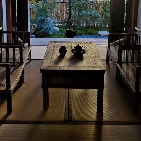 繁华闹市中的古色安逸，可慢慢走，可慢慢品。光是遇见，就已经很美好✨