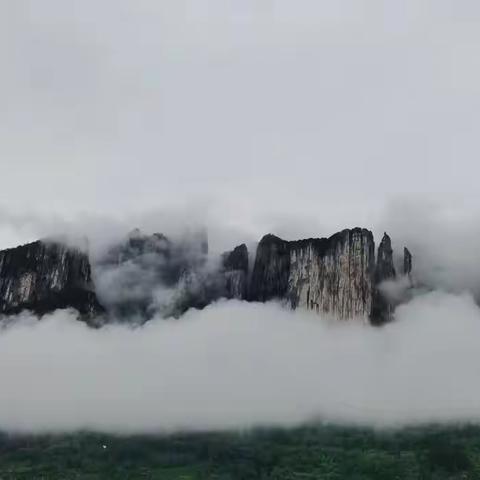 山色空蒙雨亦奇——恩施大峡谷印象