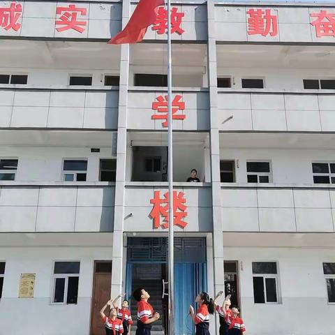 防震居安思危，守护生命之花——巾河小学地震应急疏散演练