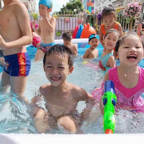 乐嘟嘟幼儿园“夏日么么哒”戏水活动