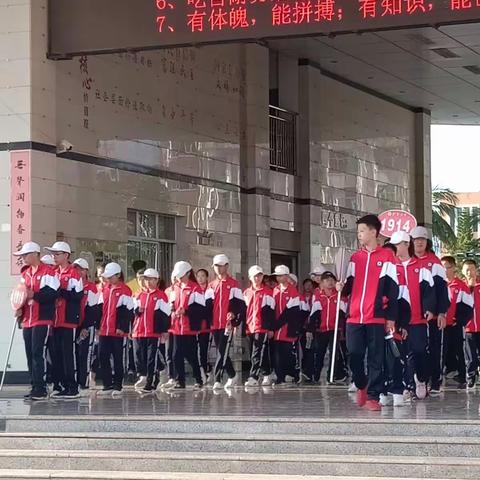 不经历风雨，怎么见彩虹？