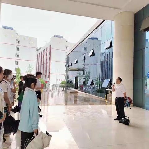 传承红色基因 讲好遵义故事 —记经贸与旅游专业部娄山关红色研学实践学习