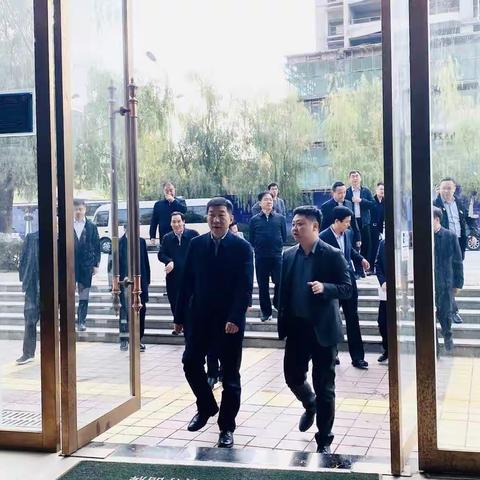 陕西省副省长赵刚一行莅临汉中美信消费扶贫专馆调研指导