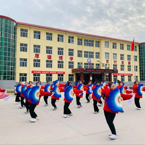 快乐学习、快乐生活、快乐成长——临汾职业艺术幼教学校兴趣特长课