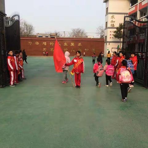 东门小学2018年3月21日常规检查记录