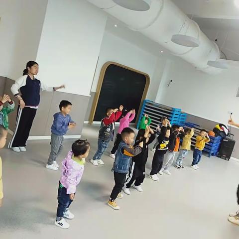 宝贝们变化可真大，看看我们一个比一个认真