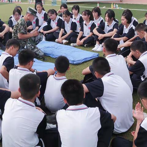 菏泽思源学校高一一部学生成长篇二：勤学苦练、百炼成钢
