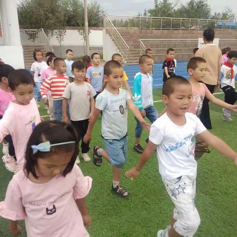 阜康市种羊场学校开展“开学第一课”活动