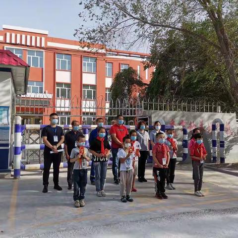 寒门学子不用愁      爱心企业解你忧