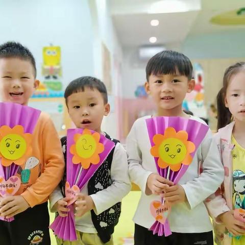 铜梁区第三实验幼儿园中一班第十周——浓情五月，感恩有你！母亲节快乐！