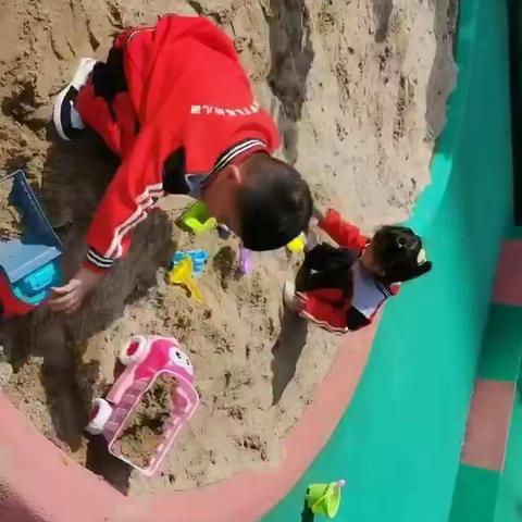 秋意渐浓之温馨提示——宝贝们注意适当加减衣物